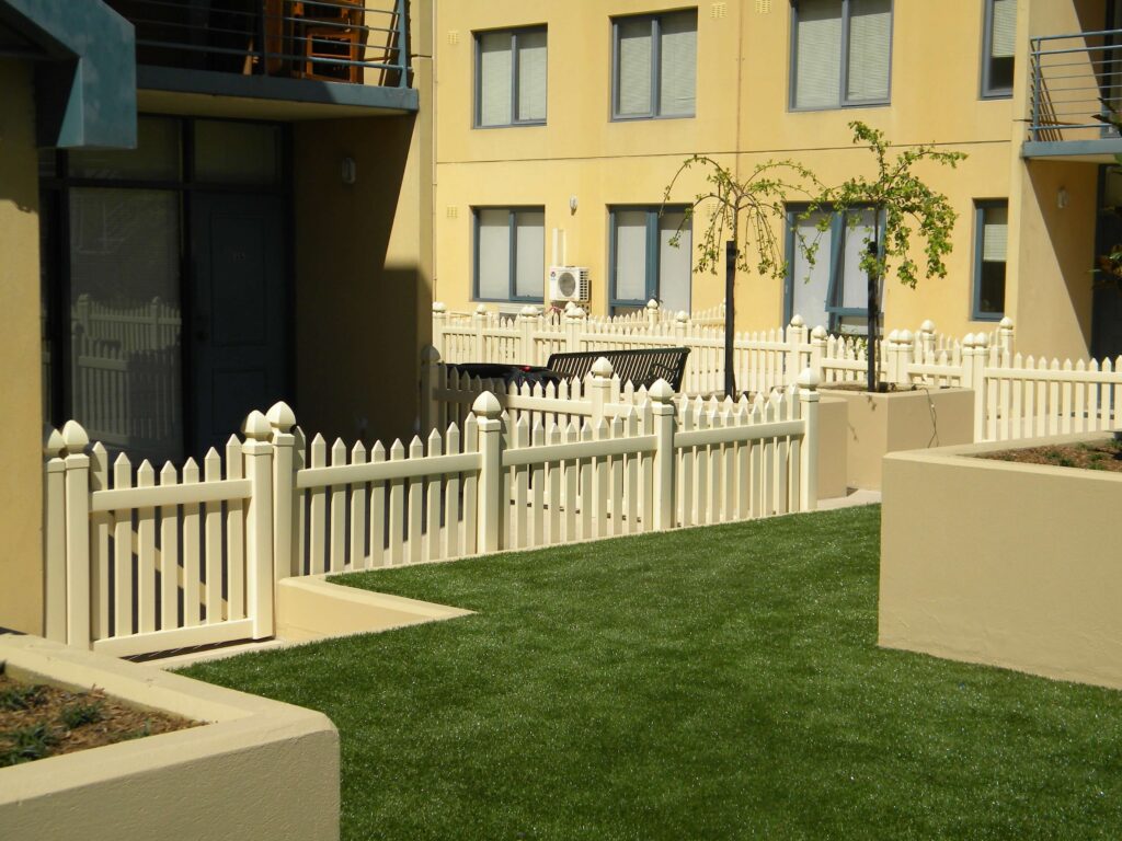 Sierra Picket in Sandstone